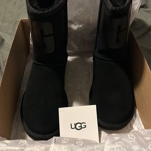Black Classic Short Uggs